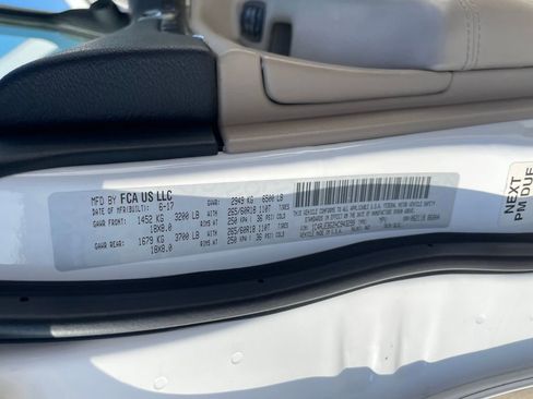 Used 2017 Jeep Grand Cherokee Limited w/ Luxury Group II image 33