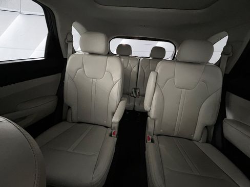 Used 2023 Kia Sorento EX w/ Panoramic Sunroof Package FWD image 18
