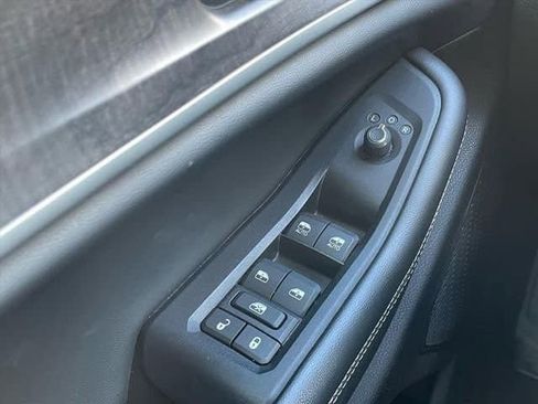 Used 2024 Jeep Grand Cherokee Limited image 23