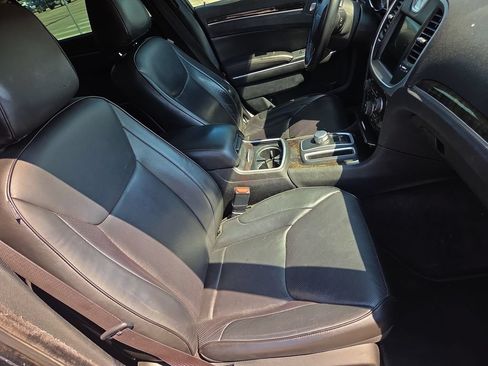 Used 2018 Chrysler 300 Limited w/ Safetytec Plus Group AWD/4WD image 22