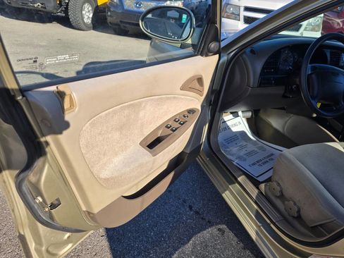 Used 2000 Daewoo Nubira SE image 12