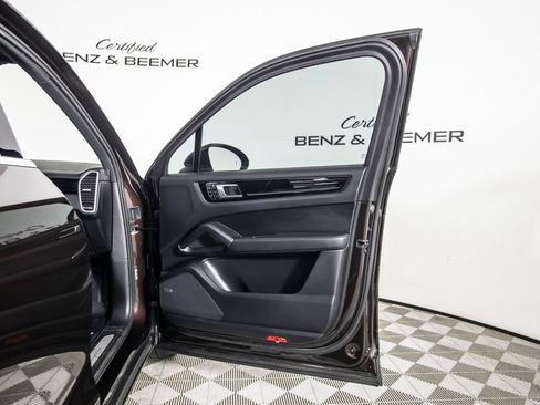 Used 2019 Porsche Cayenne AWD/4WD image 19