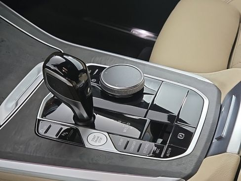 Used 2022 BMW X5 xDrive40i w/ M Sport Package image 22