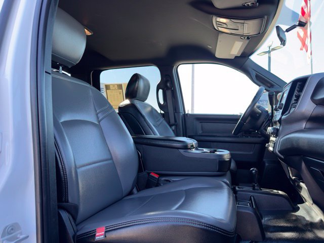 Used 2024 RAM 3500 Tradesman w/ Chrome Appearance Group AWD/4WD image 19