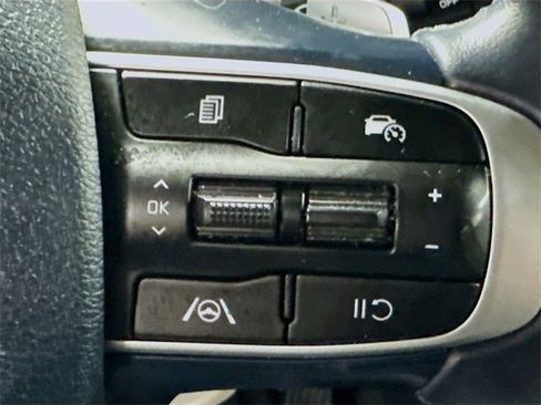 Used 2023 Kia Sportage EX image 18