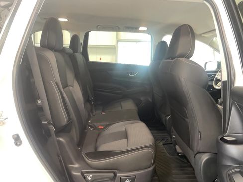 Used 2023 Subaru Ascent Premium image 15