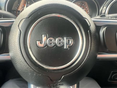 Used 2020 Jeep Wrangler Unlimited Sahara image 21