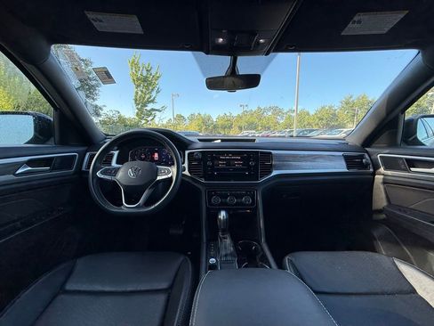 Used 2022 Volkswagen Atlas Cross Sport SE image 18