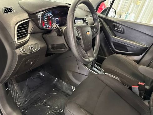 Used 2019 Chevrolet Trax LS w/ Tint and Cruise Package FWD image 28