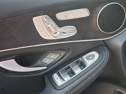 Used 2022 Mercedes-Benz GLC 300 4MATIC image 36