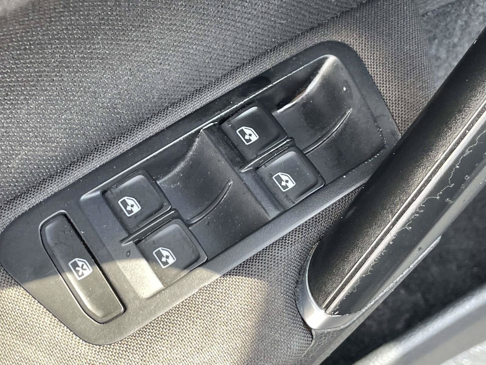 Used 2018 Volkswagen GTI S FWD image 17