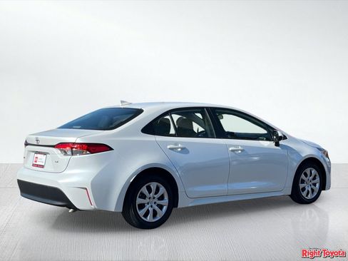 Certified 2025 Toyota Corolla LE FWD image 7