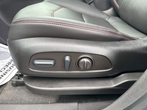 Used 2022 Chevrolet Equinox RS w/ RS Leather Package image 18