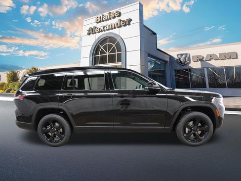 New 2026 Jeep Grand Cherokee L Limited AWD/4WD image 2