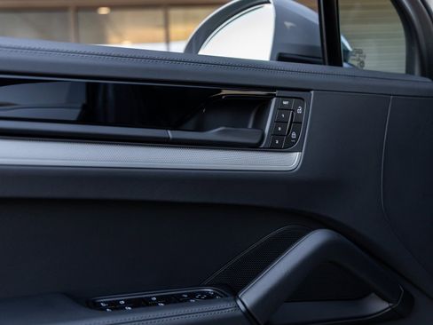 New 2026 Porsche Cayenne image 22