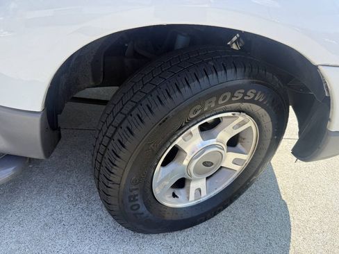 Used 2003 Ford Explorer Sport Trac XLT RWD image 23