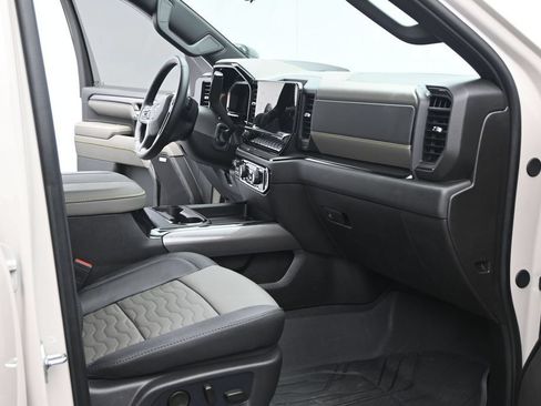 Used 2026 Chevrolet Silverado 2500 ZR2 AWD/4WD image 9