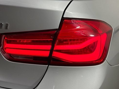 Used 2018 BMW 330i Sedan w/ Convenience Package RWD image 33