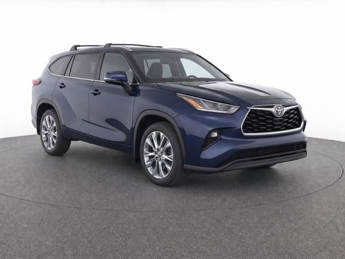Used 2023 Toyota Highlander Limited AWD/4WD image 7