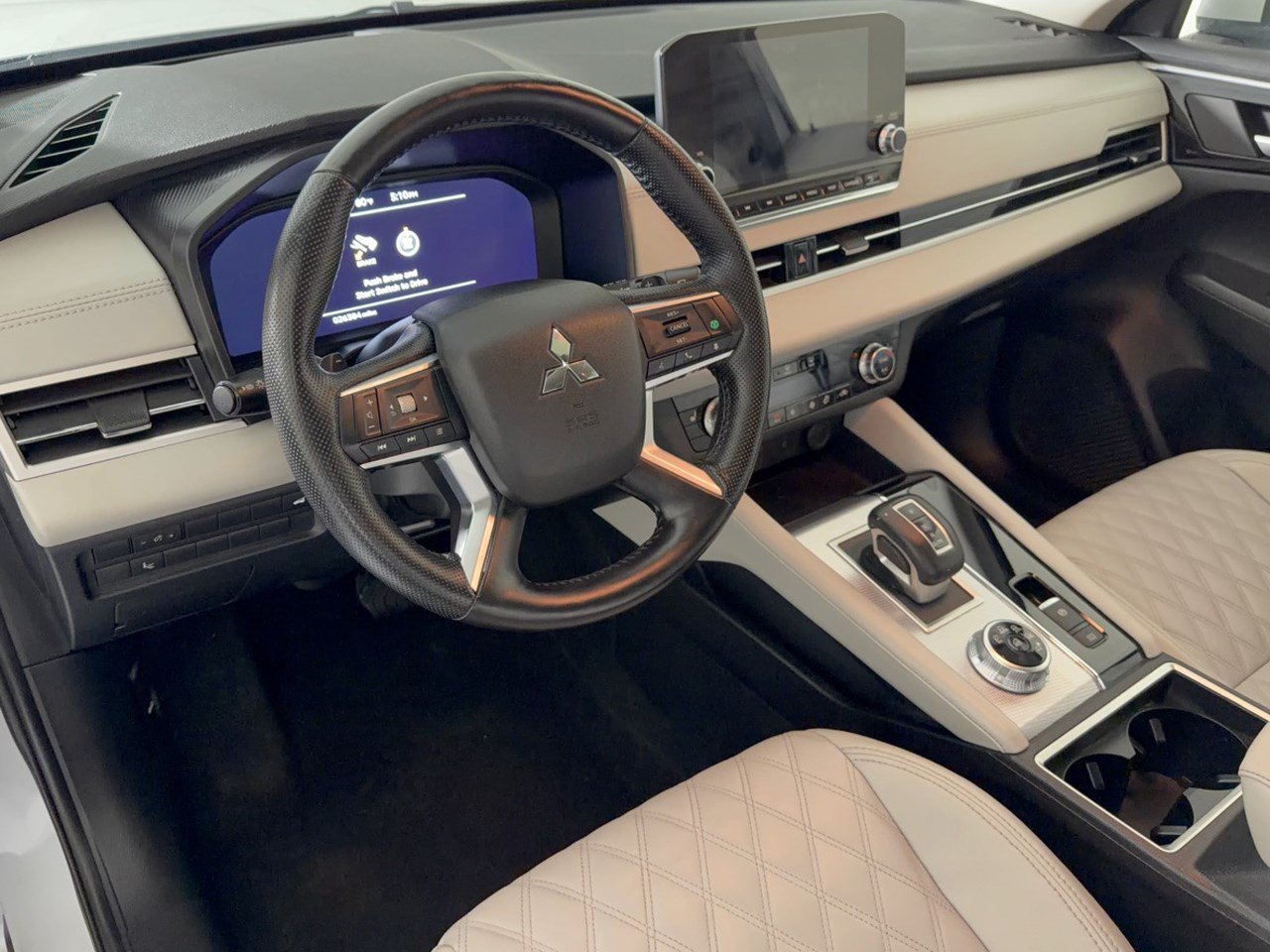 Used 2024 Mitsubishi Outlander SEL FWD image 4