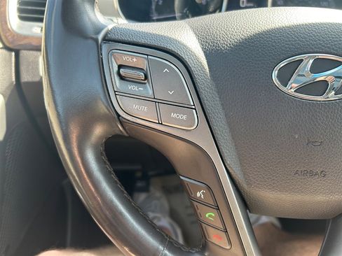 Used 2017 Hyundai Santa Fe Limited FWD image 18