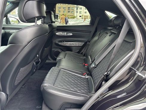 Used 2025 Genesis GV70 3.5T Sport w/ Sport Advanced Package image 32