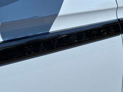 New 2025 Lincoln Navigator Reserve w/ Jet Appearance Package image 7