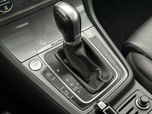 Used 2017 Volkswagen Golf Alltrack SEL image 21