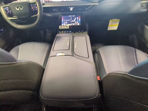 New 2026 INFINITI QX80 4WD image 25