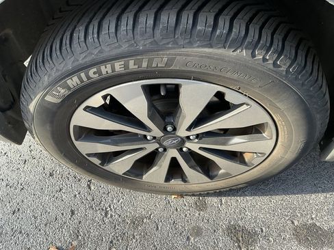 Used 2017 Subaru Outback 2.5i Limited w/ Popular Package #5 image 10