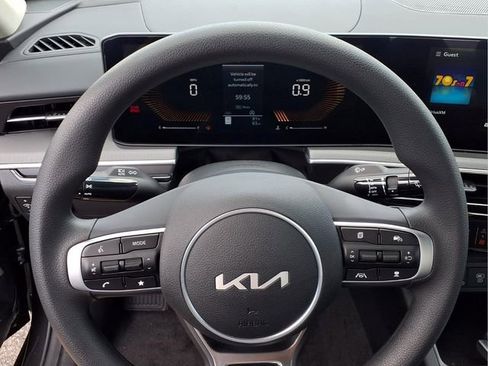 New 2026 Kia K5 LXS FWD image 9