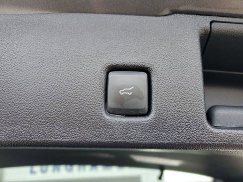 Certified 2025 Ford Escape Platinum image 33