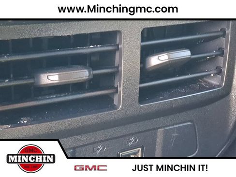 Used 2024 Chevrolet Colorado ZR2 w/ ZR2 Convenience Package III AWD/4WD image 11