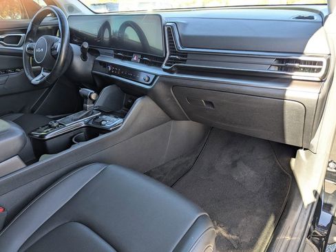 Certified 2023 Kia Sportage EX image 9