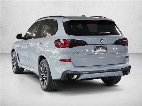 New 2026 BMW X5 sDrive40i image 7