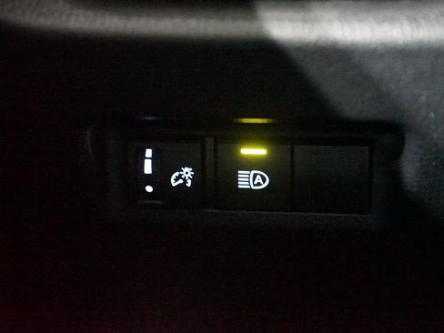 Certified 2023 Toyota RAV4 XLE FWD image 24