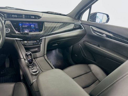 Used 2022 Cadillac XT6 Premium Luxury image 23