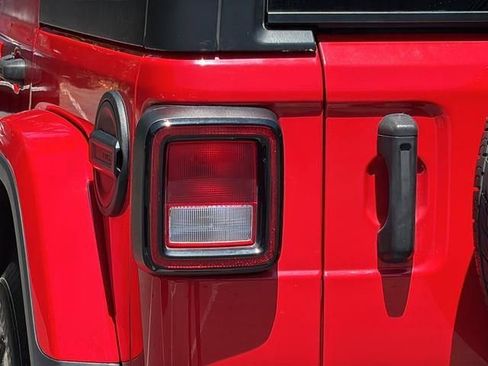 Used 2021 Jeep Wrangler Unlimited Sahara AWD/4WD image 29
