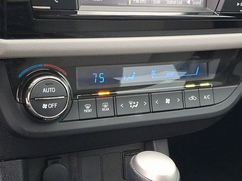Used 2016 Toyota Corolla LE FWD image 16