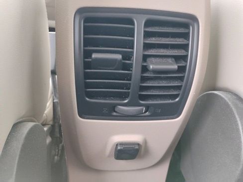 Used 2019 Ford Escape SEL image 12