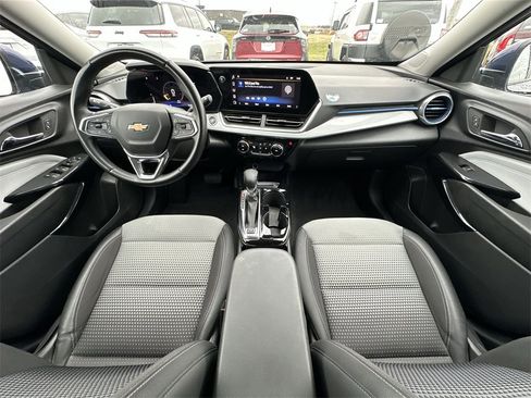 Used 2024 Chevrolet Trax LT w/ Driver Confidence Package image 20
