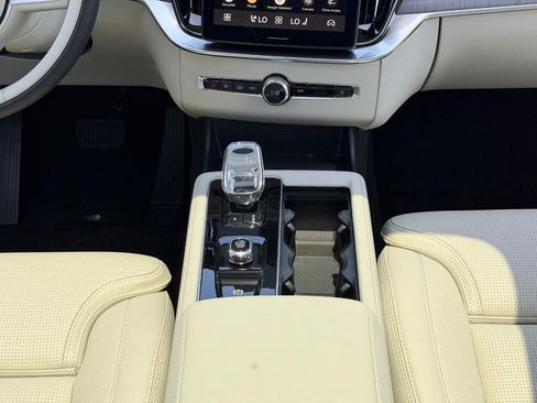 New 2026 Volvo XC90 T8 Ultra w/ Lounge Package AWD/4WD image 9
