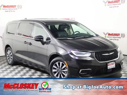 Used 2023 Chrysler Pacifica Touring-L