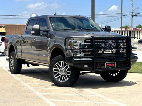 Used 2019 Ford F250 Lariat w/ Lariat Ultimate Package AWD/4WD image 2