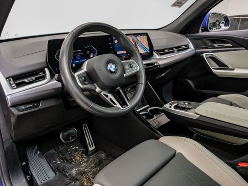 Used 2025 BMW X2 xDrive28i image 3