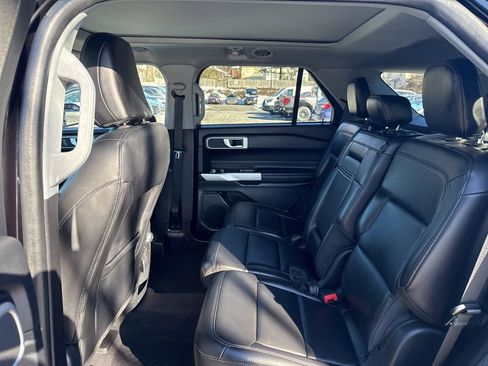 Used 2021 Ford Explorer XLT w/ Equipment Group 202A image 24