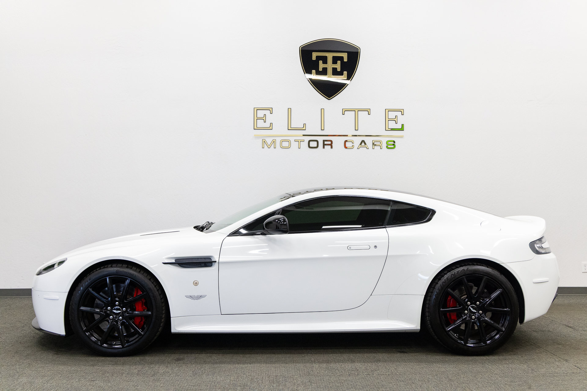 Used 2011 Aston Martin V8 Vantage S RWD image 2