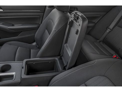 Used 2025 Nissan Altima 2.5 SV FWD image 10