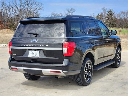 Used 2024 Ford Expedition XLT image 6