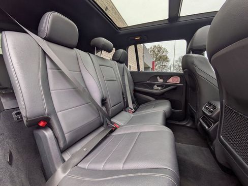 Used 2025 Mercedes-Benz GLS 450 4MATIC image 31
